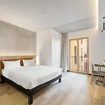 Ibis Styles Napoleon Готель