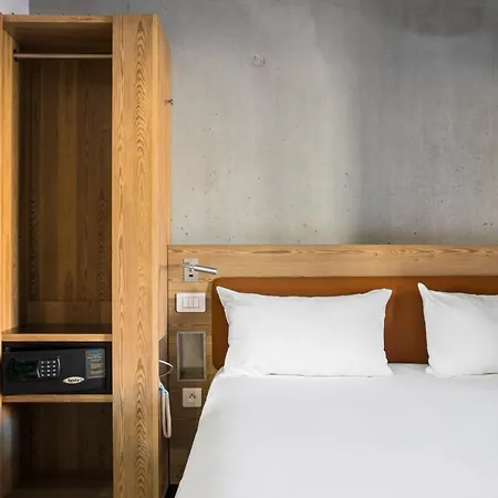 Ibis Styles Napoleon 3* Аяччо