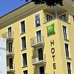 Ibis Styles Napoleon Hotel 3*