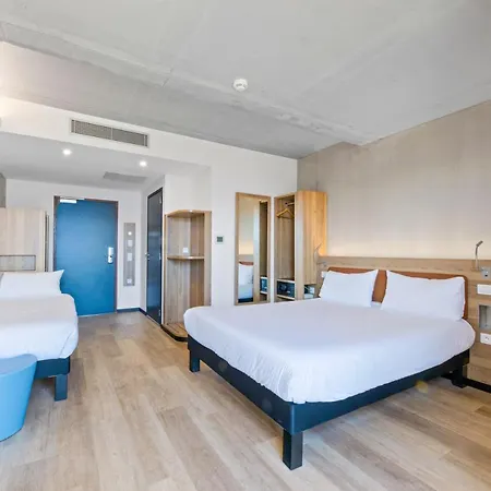 Ibis Styles Napoleon Отель 3*