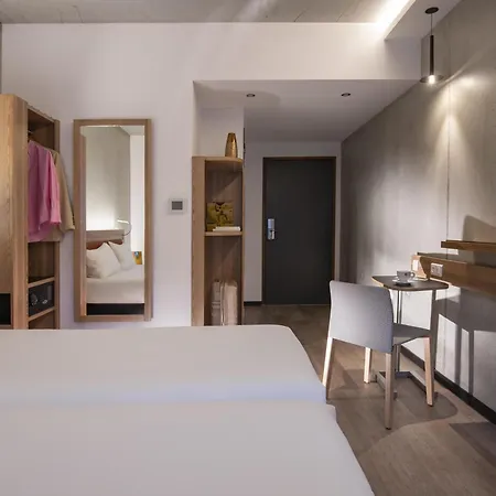 Ibis Styles Napoleon ホテル