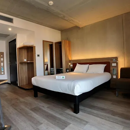 Отель Ibis Styles Napoleon 3*