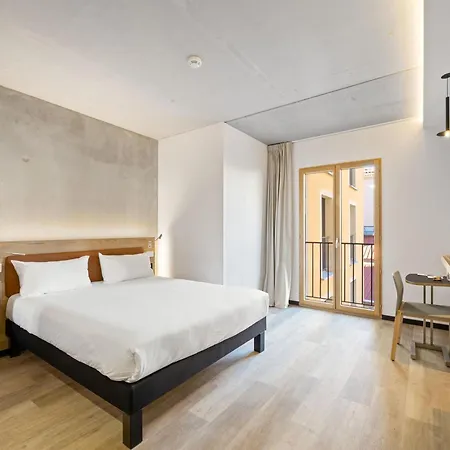 Ibis Styles Napoleon Hotel