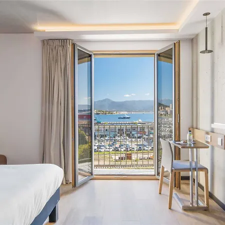 Ibis Styles Napoleon Hotel