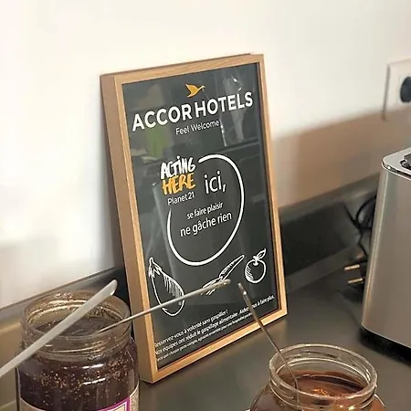Ibis Styles Napoleon Hotel 3*