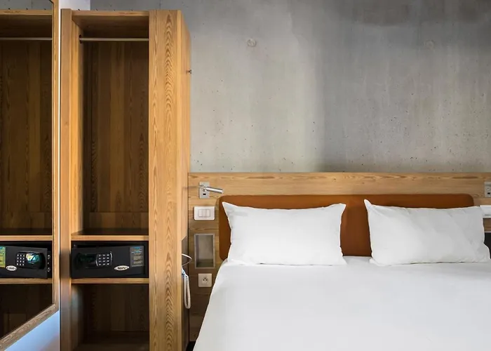 Ibis Styles Napoleon 3* Ajaccio (Corsica)